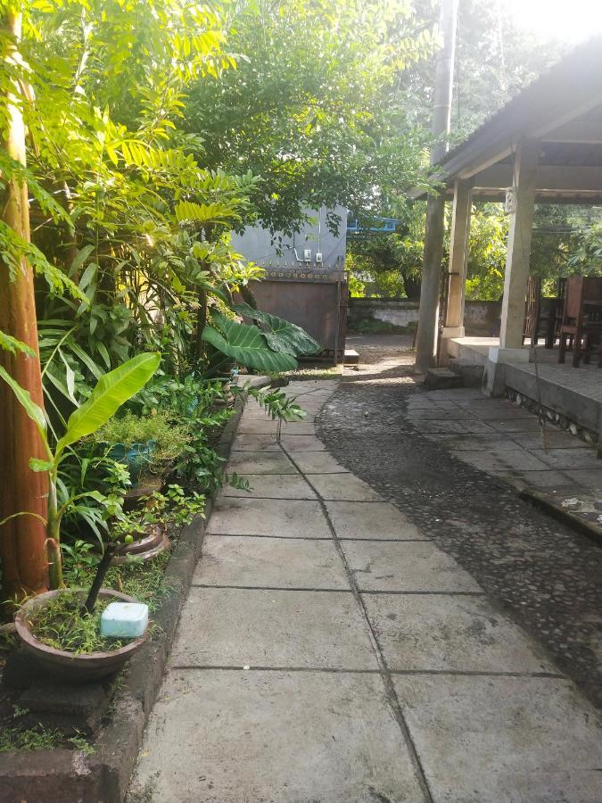 Santa Fe Homestay & Warong Amed Exterior foto