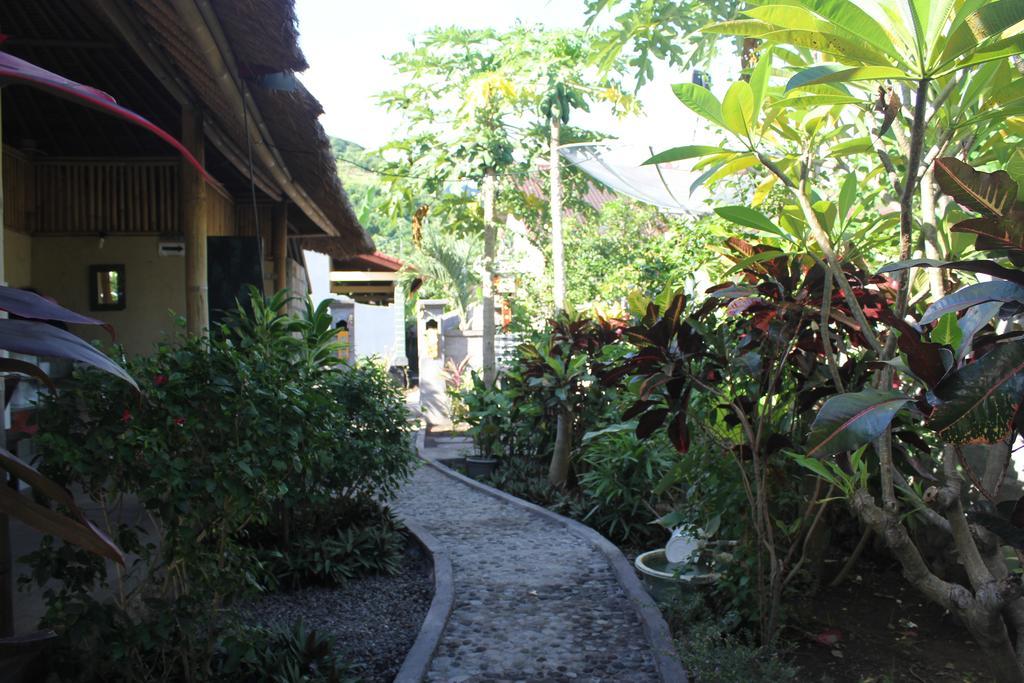 Santa Fe Homestay & Warong Amed Exterior foto