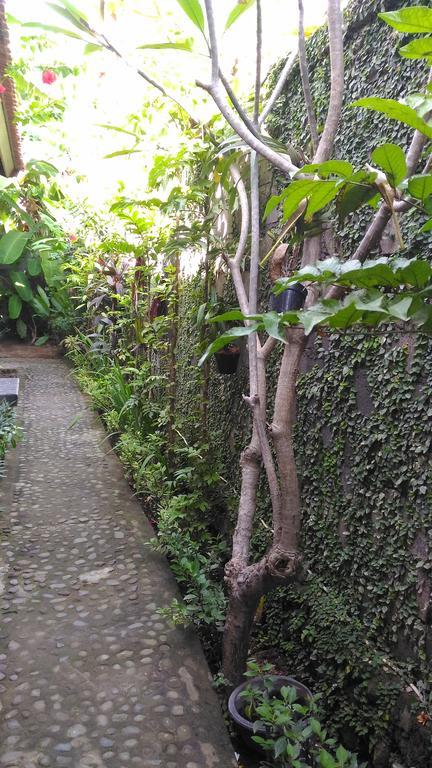Santa Fe Homestay & Warong Amed Exterior foto
